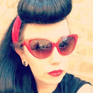 Meet your Posher, Chastity